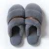 Billiga icke-märke vinterkvinnor män toffel päls flip flops sandaler inomhus hålla varma hemskor gummi platt sandaler 38-45 stil 23