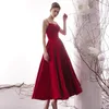 Vestidos de novia modestos de línea a cortos hasta el té Vintage rojos con correas para mujer vestidos de novia informales sencillos para jardín hechos a medida