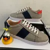 Topkwaliteit aas geborduurde Bee witte casual schoenen tijgerprint Heren Dames rode onderkant echt lederen sneakers met groene DOOS