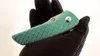 Último diseño John Barker Cuchillos personalizados Green Dragon Scale Hokkaido Flipper Satin Real M390 Blade Cuchillo plegable Caza táctica EDC Herramientas de colección al aire libre