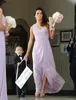 南アフリカのワンショルダーブライドメイドドレス淡いピンク色のプリーツシフォンフロントスリットプラスサイズのカントリー結婚式ゲストドレス名誉