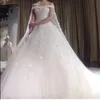 Cape Boat Neck Cathedral Train Floral Wedding Dress Bridal Klänning De vackraste syriska recptionen bröllopsklänningar