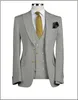 Burgundia Groom Tuxedos Peak Lapel Groomsmen Mężczyzna Suknia Ślubna Doskonała Kurtka Mężczyzna Blazer 3 Sztuka kostiumu (Kurtka + Spodnie + Kamizelka + Krawat) 681