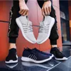 Designer de mode chaussures de course pour hommes femmes respirant chaussettes formateurs coureurs baskets de sport Marque maison Fabriqué en Chine taille 39-44