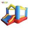 Castello di salto gonfiabile in cantiere Bouncelable con Castello di Slide Play House