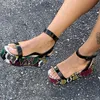 2020 Rosa Platform Skor Kvinna Sandaler Öppna Toe Sandaler Färgglada Snake Ladies Summer Shoes Ankel Buckle Woman Size Plus