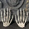 Decorazione di Halloween Realistico a grandezza naturale Mani di scheletro Plastica Finta mano umana Osso Zombie Party Terror Puntelli spaventosi
