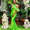 Green Mermaid Druhna Dresses Długie Ruffles Rękawy Satin Black Girls Maid of Honor Dress Tanie Vestido de Fiesta de Body