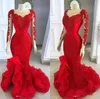 2020 Czerwony Syrenka Prom Dresses Sheer Neck Lace Aplikacje Zroszony Niski Split Długie Rękawy Ruffle Plus Size Custom Party Suknie wieczorowe