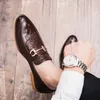 Venta caliente: hombres hechos a mano Oxfords zapatos de cuero puntiagudos vestido de novia mocasines zapatos de negocios para hombre formal