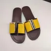 Sandalet Terlik Tasarımcı Lady Summer Flat-Solged Golden Button Beach Deri 35-43 Kemer