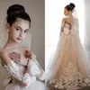 Mignon dentelle fleur filles robes manches longues princesse enfants plage robe de mariée pure cou filles Pageant robe 2020 première Communion sainte robe