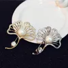 Wholesale-fashion leaf imitation pearl brooch for women CZ diamonds scarf pins sweet corsage
