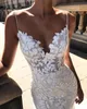 Nowe sukienki ślubne syreny V Długie rękawy Pełne koronkowe aplikacje przednie podzielone przez przód Sheer Train Backless Plus