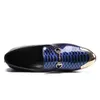豪華な手作りの男性の靴の青い金属製のキャップのつま先レザードレスシューズ快適なレザーローファーの靴、サイズ36-46！