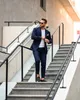 2019 Novios Esmoquin Trajes de padrinos de boda Solapa en pico El mejor traje de hombre Boda Hombres Blazer de doble botonadura Vestidos de baile por encargo (chaqueta + pantalones)