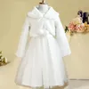 2022 White Winter Jacket Girls Kids Capes Warm Long Sleeve Wedding Flower Girl Wrap Jacket Bridal Little Girls Coat Accessories In308b