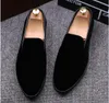 New Casual velluto rosso nero Scarpe da uomo piatte Slip-on Scarpe eleganti Casual punta a punta Tinta unita Mocassino da sposa Larg size 38-44