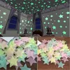 300 stks 3d sterren gloed in de donkere muurstickers lichtgevende fluorescerende muurstickers voor kinderen babykamer slaapkamer plafond home decor wy116