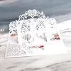 (50 części / lot) 3D Bride and Groom White Wedding Card Card Laser Cut Pocket Floral Engagement Dostosowane Zaproszenia IC052