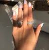 Elegante anillo de cristal de diamantes de imitación de Color plateado, anillos de amor anchos de acero inoxidable para mujeres, regalos de joyería de compromiso de boda