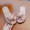 Décontracté doux marguerite fleur enfants princesse chaussures pour moyens grands enfants plage sandales été filles papillon-noeud Darg pantoufles1