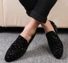 Hot Sale-Black Spikes Nya Mens Loafers Skor Denim och Metal Sequins Högkvalitativa Casual Men Skor