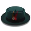 Moda męska wieprzowina kapelusz tata wełniany płaski kapelusz Fedora dżentelmen hazardzista Panama kapelusz trilby z modą pióro rozmiar 58CM Y200110