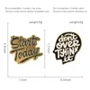 Overthink Emaille Pin Black Gold Brain Badge Broche Bag Kleding Revers Pin Simple Punk Excitation Sieraden Gift voor Vrienden