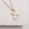 10PCSTiny Swirl Collana con lettere dell'alfabeto iniziale Tutte le 26 lettere in oro inglese A-T corsivo Monogramma di lusso Nome Lettere Parola Testo Catena Neck248S