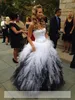 Sexy vestidos de boda en blanco y negro vestido de bola de bola de novia, cristales, abalorios, tul, volantes, vestidos de novia, corsé