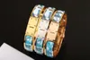 2020 mode haute qualité dames bracelet quotidien correspondant robe accessoires le bracelet dur pour dîner XVC39399000