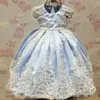 Hellblaue Blumenmädchenkleider mit Flügelärmeln, Satin, Vintage-Spitze, große Schleife, Erstkommunion-Festzugkleid für kleine Mädchen