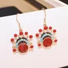 Orecchini pendenti con gancio per orecchio di perle in stile cinese Orecchini pendenti con zirconi di cristallo rosso moda Lampadario pendente Gioielli vintage da donna per la festa di nozze