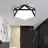 2019 Nouveaux Lustres De Plafond Modernes À LED Noir / Blanc Pour Salon Chambre Couloir Fer Polygone Led Lustres Éclairage Lampadas