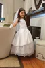 Rendas Flor Menina Vestidos de Casamento Bordado Cetim Ruffle Tulle Lace up Corset Voltar Frisada Organza Cap Mangas Longa Comunhão Vestido