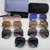 Femmes Luxury Designer Sunglasses Qualité de loisirs Men les plus populaires Hommes de mode vintage Design de soleil 04278549260