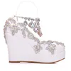 Luxuoso vestido de casamento artesanal sapatos branco cor cunha calcanhar cinderela sapatos de baile de strass fivela cunhas