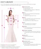 Fuchsia Pink Tulle Prom Kleider Vestidos de fiesta One Sleeve V-Neck geschwollener Organza Arabisch Dubai Formale Abendkleider mit Schlitzfront