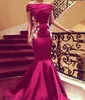 Fuchsia sjöjungfru långa prom formella klänningar med applikationer spets elegant av axelkvinnor party kappor arabiska design