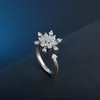 Kvinnor vit zirkon kristall snöflinga fingerring justerbara öppningsringar för förlovning jul bröllop present klassisk personlighet