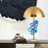 Lámpara de mesa de mármol con bola de cristal moderna con luz LED coloreada - Accesorio de escritorio de arte creativo para decoración del hogar, lectura, dormitorio - Diseño único y elegante