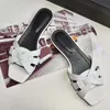 Hochwertige Damen-Slipper, Luxus-Designer-Sandalen, Flip-Flops, echtes Leder, flache Freizeitschuhe, Größe 34–43, mit Boxen, Einkaufstaschen