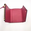 Designer portefeuille classique de haute qualité femmes porte-cartes de crédit sacs mode une variété de styles et de couleurs disponibles en gros court portefeuille sac à main avec boîte portefeuilles