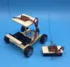 2020 Estudiantes de primaria y secundaria ciencia y tecnología pequeña producción DIY control remoto inalámbrico modelo de carreras coche de montaje creativo