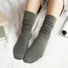 CHAOZHU Japanische Korea High School Mädchen Hohe Socken Lose Feste Farben Doppel Nadeln Stricken Baumwolle Lange Socken Frauen