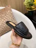 2020の夏の靴デザイナーのサンダル男性女性の高級レザースライドワイドフラットサンダルスリッパ箱のダストバッグ