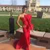 2020 Red Mermaid Ballkleider mit Fliege Satin-Schleife-Zug-Abend-Kleid-Schatz-Plus-Size Frauen speziellen Gelegenheits-Kleid