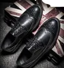 2019 Designer de luxo homens formais sapatos de couro genuíno clássico sapatos Brogue Flats Oxfords para o escritório de casamento