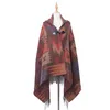 6 stilar Halloween Bohemian Ullblandning Hooded Blanket Cloak Horn Buckle National Wind Cape Wraps Lady Etnic Style Tassel Poncho Sjal M145